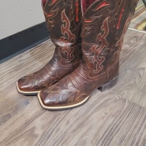 Ariat sidekick boots size 10b